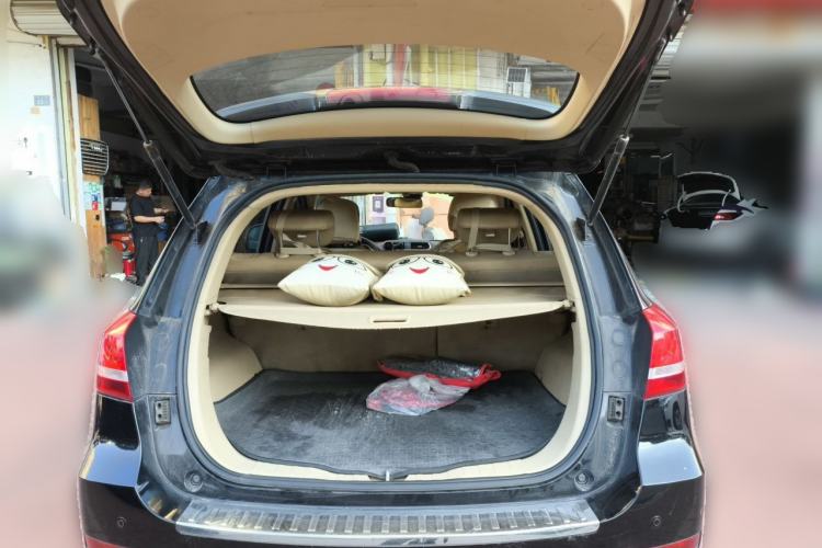 Used Haval H2 2014 1.5T Manual Two-Wheel Drive Elite Edition Trunk