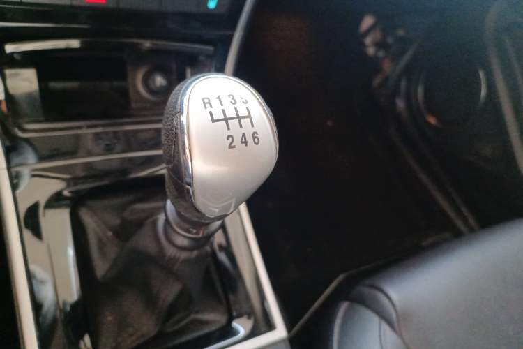 Used Haval H2 2014 1.5T Manual Two-Wheel Drive Elite Edition Gear Lever