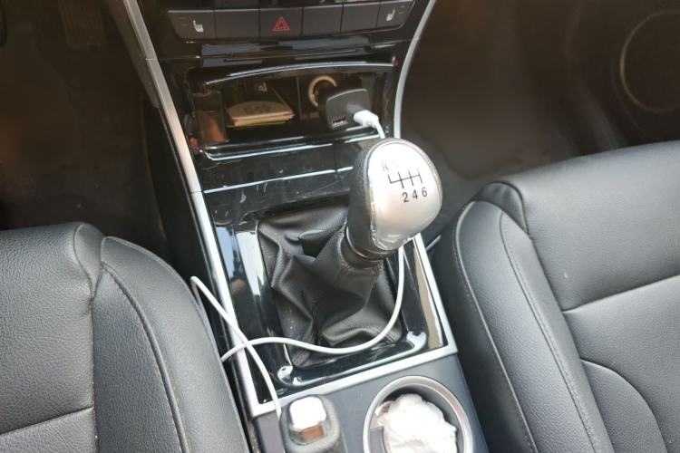 Used Haval H2 2014 1.5T Manual Two-Wheel Drive Prestige Edition Gear Lever