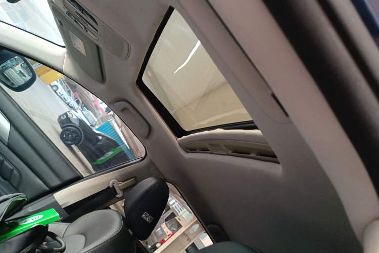 Used Haval H2 2014 1.5T Manual Two-Wheel Drive Elite Edition Headliner