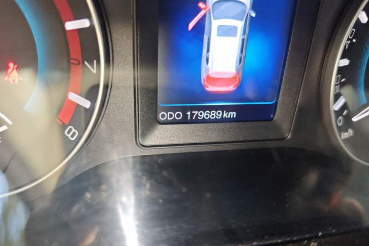 Used Haval H2 2014 1.5T Manual Two-Wheel Drive Prestige Edition Odometer Close Up