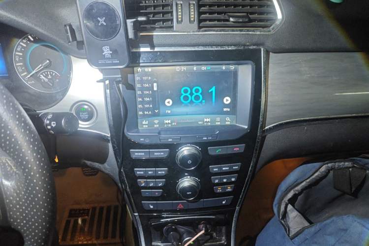 Used Haval H2 2014 1.5T Manual Two-Wheel Drive Elite Edition Audio And AC Panel
