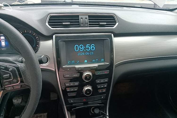 Used Haval H2 2014 1.5T Manual Two-Wheel Drive Elite Edition Audio And AC Panel