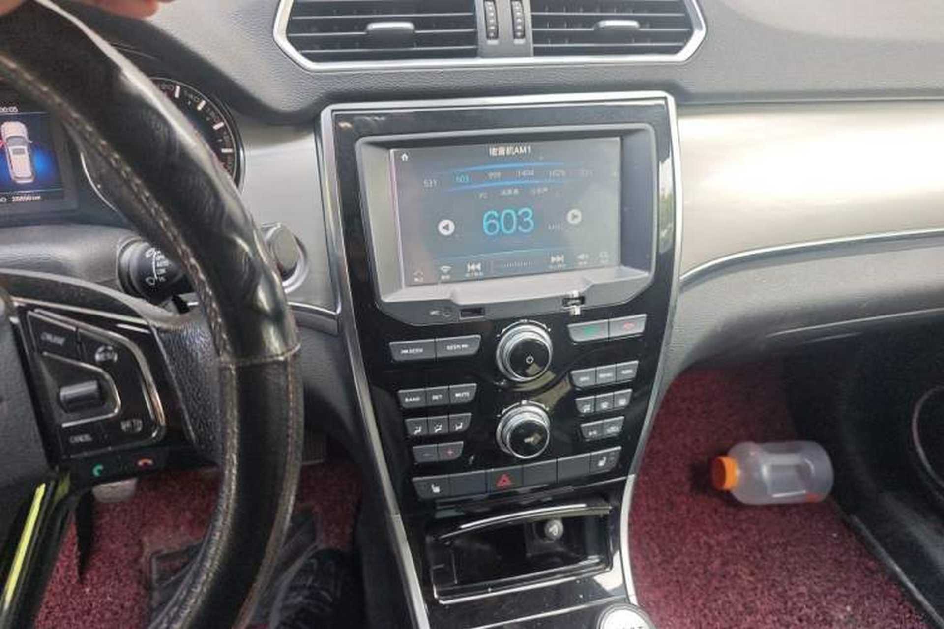 Used Haval H2 2014 1.5T Manual Two-Wheel Drive Elite Edition Audio And AC Panel