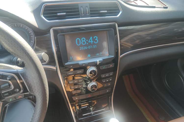 Used Haval H2 2014 1.5T Manual Two-Wheel Drive Elite Edition Audio And AC Panel