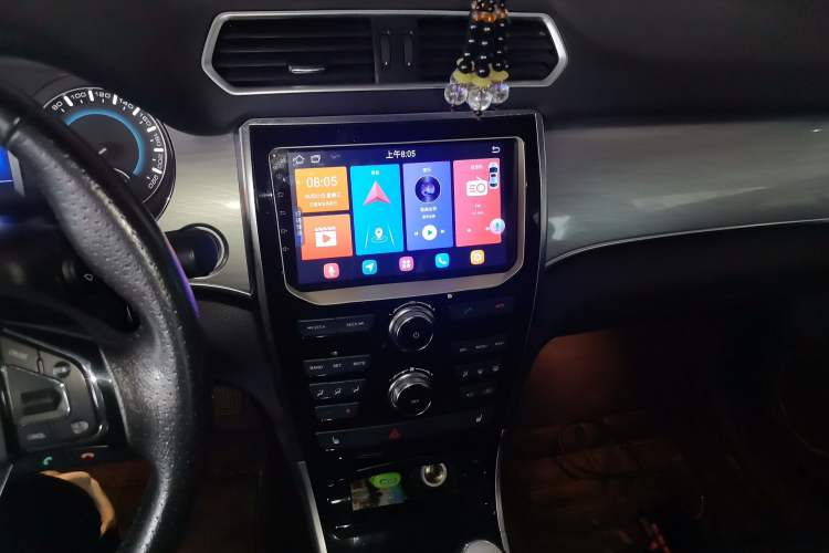 Used Haval H2 2014 1.5T Manual Two-Wheel Drive Elite Edition Audio And AC Panel