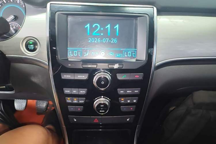 Used Haval H2 2014 1.5T Manual Two-Wheel Drive Prestige Edition Audio And AC Panel