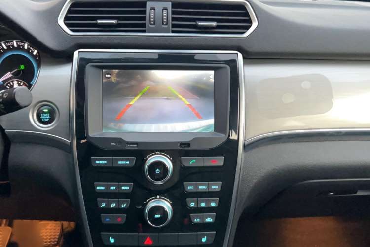Used Haval H2 2014 1.5T Manual Two-Wheel Drive Elite Edition Audio And AC Panel