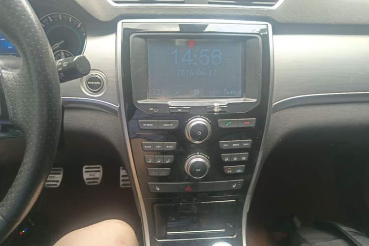 Used Haval H2 2014 1.5T Manual Two-Wheel Drive Elite Edition Audio And AC Panel