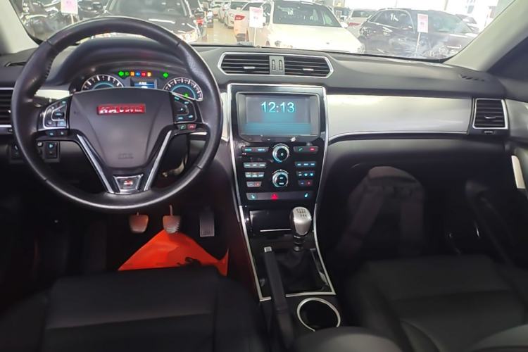 Used Haval H2 2014 1.5T Manual Two-Wheel Drive Prestige Edition Center Console