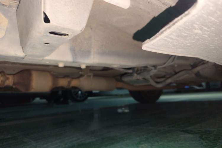 Used Haval H2 2014 1.5T Manual Two-Wheel Drive Elite Edition Chassis Front Left