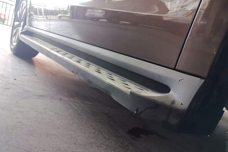 Used Haval H2 2014 1.5T Manual Two-Wheel Drive Elite Edition Chassis Front Right