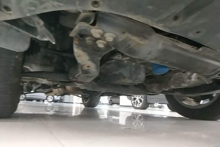 Used Haval H2 2014 1.5T Manual Two-Wheel Drive Elite Edition Chassis Front Right
