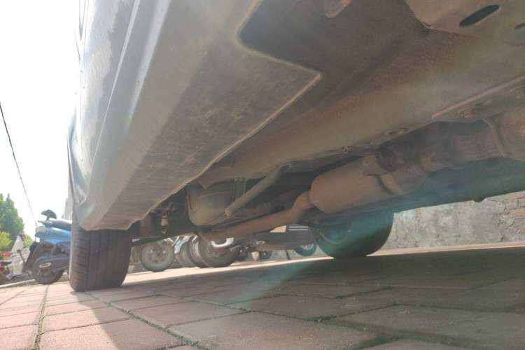 Used Haval H2 2014 1.5T Manual Two-Wheel Drive Elite Edition Chassis Front Right