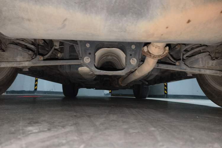 Used Haval H2 2014 1.5T Manual Two-Wheel Drive Prestige Edition Chassis Rear