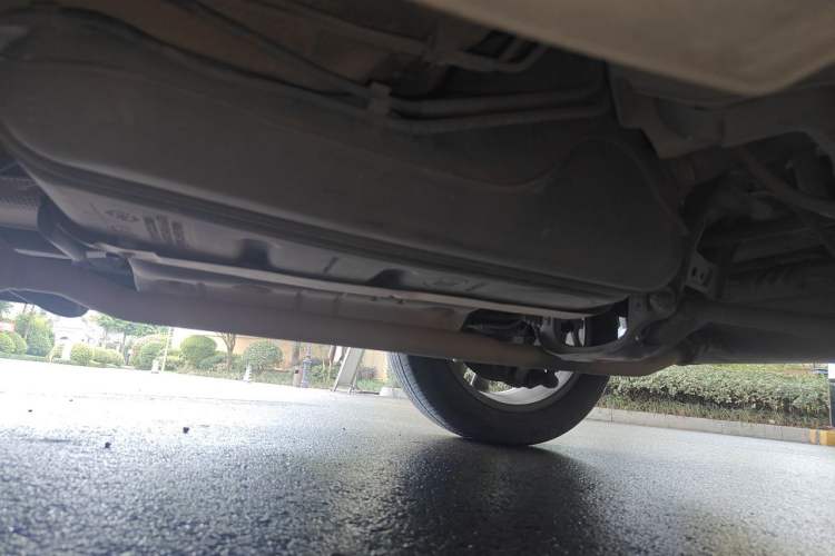 Used Haval H2 2014 1.5T Manual Two-Wheel Drive Elite Edition Chassis Rear Left