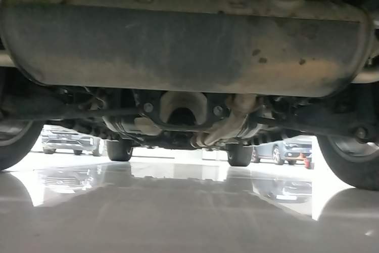 Used Haval H2 2014 1.5T Manual Two-Wheel Drive Elite Edition Chassis Rear