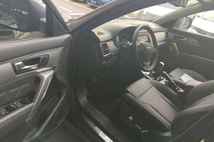 Used Haval H2 2014 1.5T Manual Two-Wheel Drive Prestige Edition Driver Seat