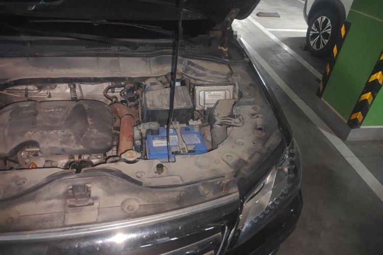 Used Haval H2 2014 1.5T Manual Two-Wheel Drive Elite Edition Engine Bay Left