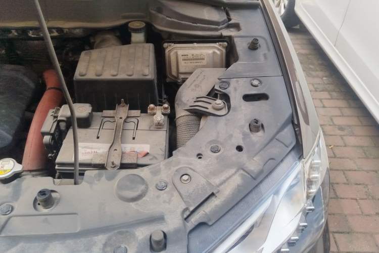 Used Haval H2 2014 1.5T Manual Two-Wheel Drive Elite Edition Engine Bay Left