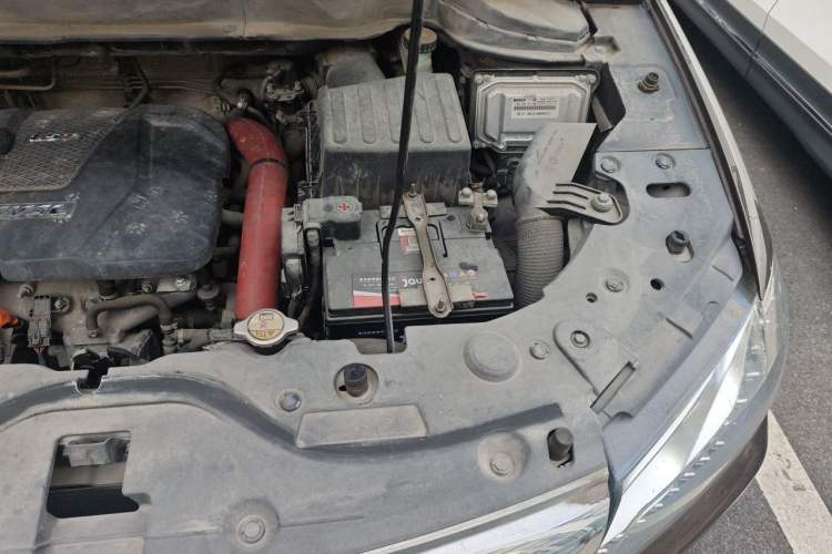 Used Haval H2 2014 1.5T Manual Two-Wheel Drive Elite Edition Engine Bay Left