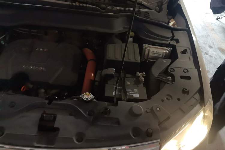 Used Haval H2 2014 1.5T Manual Two-Wheel Drive Elite Edition Engine Bay Left