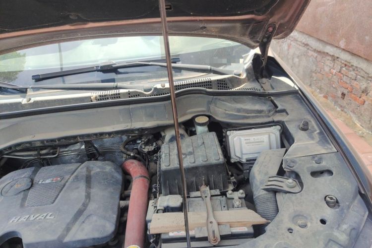 Used Haval H2 2014 1.5T Manual Two-Wheel Drive Elite Edition Engine Bay Left