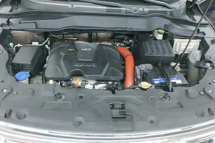 Used Haval H2 2014 1.5T Manual Two-Wheel Drive Elite Edition Engine Bay