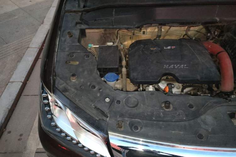 Used Haval H2 2014 1.5T Manual Two-Wheel Drive Prestige Edition Engine Bay Right