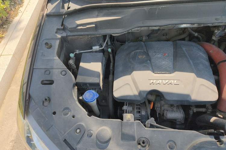 Used Haval H2 2014 1.5T Manual Two-Wheel Drive Elite Edition Engine Bay Right