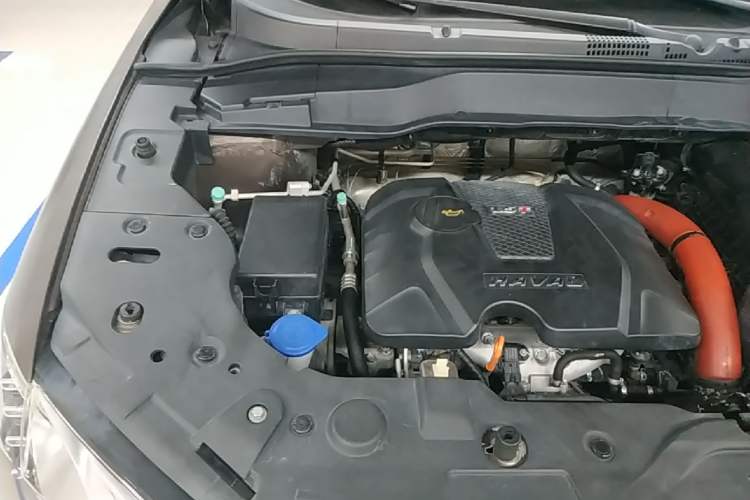 Used Haval H2 2014 1.5T Manual Two-Wheel Drive Elite Edition Engine Bay Right