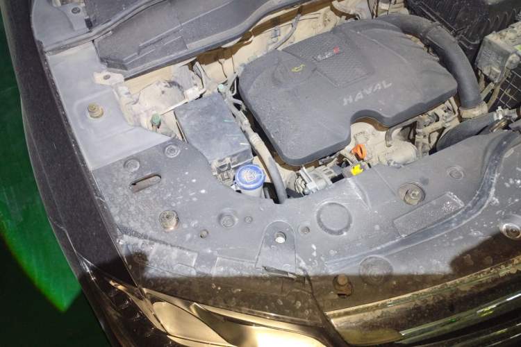 Used Haval H2 2014 1.5T Manual Two-Wheel Drive Elite Edition Engine Bay Right