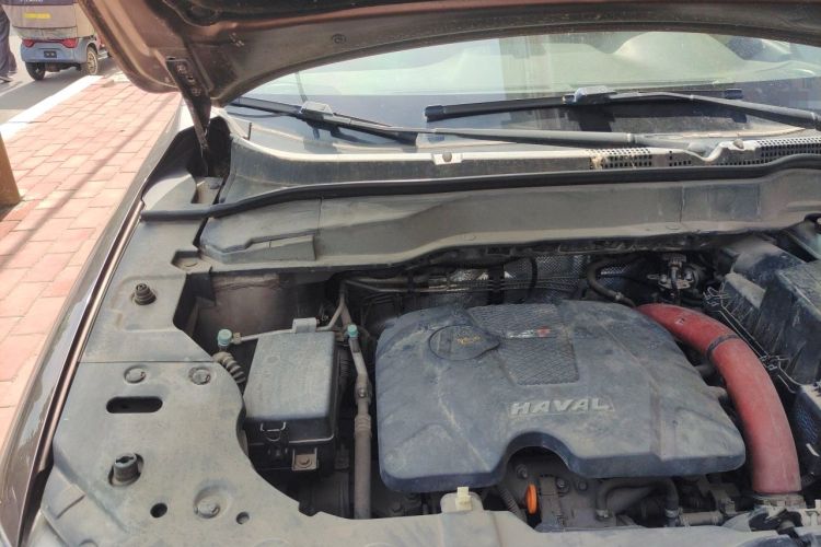 Used Haval H2 2014 1.5T Manual Two-Wheel Drive Elite Edition Engine Bay Right