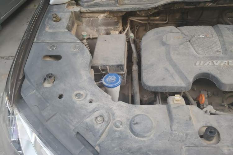 Used Haval H2 2014 1.5T Manual Two-Wheel Drive Elite Edition Engine Bay Right