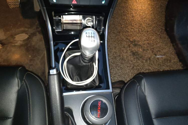 Used Haval H2 2014 1.5T Manual Two-Wheel Drive Prestige Edition Gear Lever