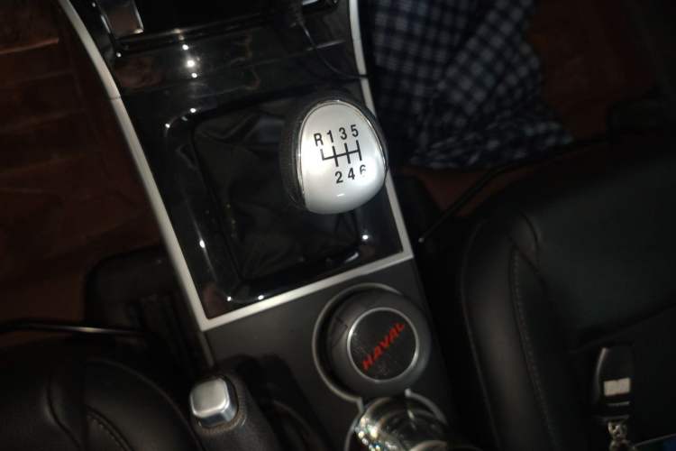 Used Haval H2 2014 1.5T Manual Two-Wheel Drive Elite Edition Gear Lever