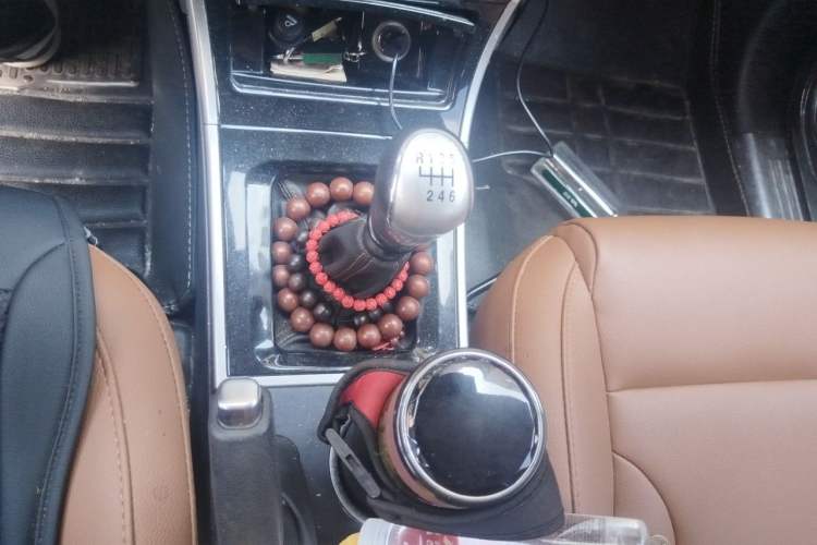 Used Haval H2 2014 1.5T Manual Two-Wheel Drive Elite Edition Gear Lever