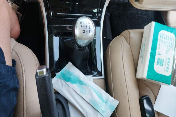 Used Haval H2 2014 1.5T Manual Two-Wheel Drive Elite Edition Gear Lever