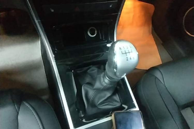 Used Haval H2 2014 1.5T Manual Two-Wheel Drive Elite Edition Gear Lever