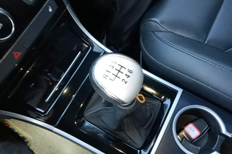 Used Haval H2 2014 1.5T Manual Two-Wheel Drive Elite Edition Gear Lever