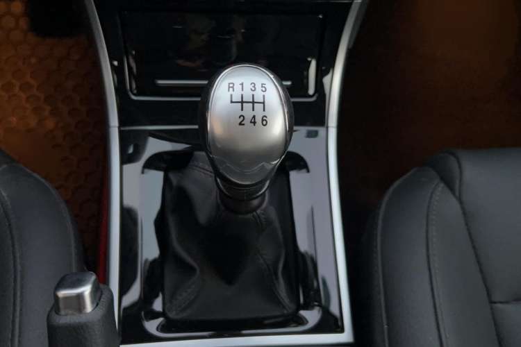 Used Haval H2 2014 1.5T Manual Two-Wheel Drive Elite Edition Gear Lever