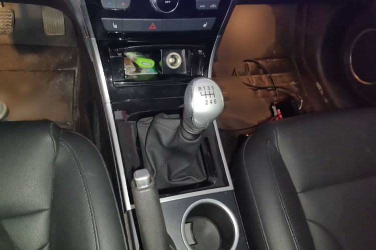 Used Haval H2 2014 1.5T Manual Two-Wheel Drive Elite Edition Gear Lever