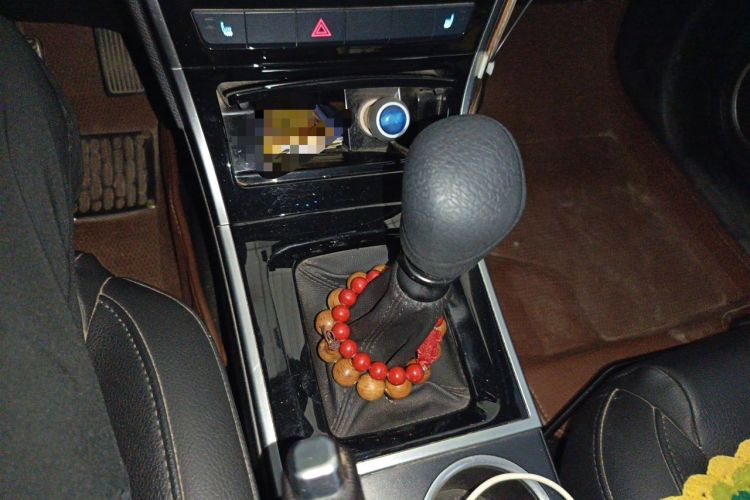 Used Haval H2 2014 1.5T Manual Two-Wheel Drive Elite Edition Gear Lever