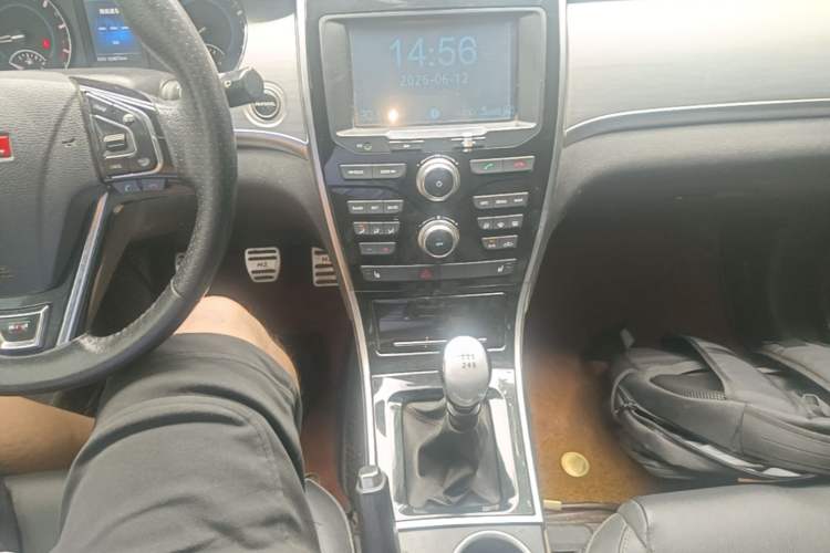 Used Haval H2 2014 1.5T Manual Two-Wheel Drive Elite Edition Gear Lever