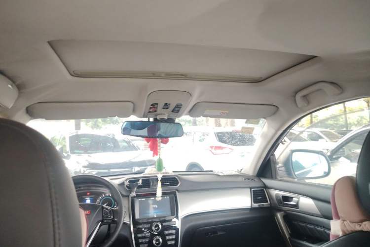 Used Haval H2 2014 1.5T Manual Two-Wheel Drive Elite Edition Headliner