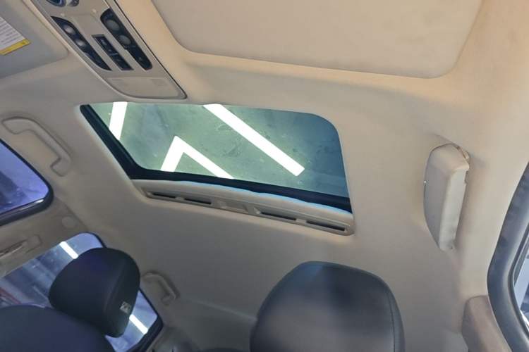 Used Haval H2 2014 1.5T Manual Two-Wheel Drive Elite Edition Headliner