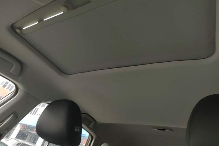 Used Haval H2 2014 1.5T Manual Two-Wheel Drive Prestige Edition Headliner