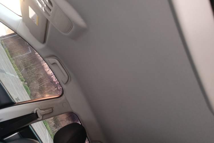 Used Haval H2 2014 1.5T Manual Two-Wheel Drive Elite Edition Headliner