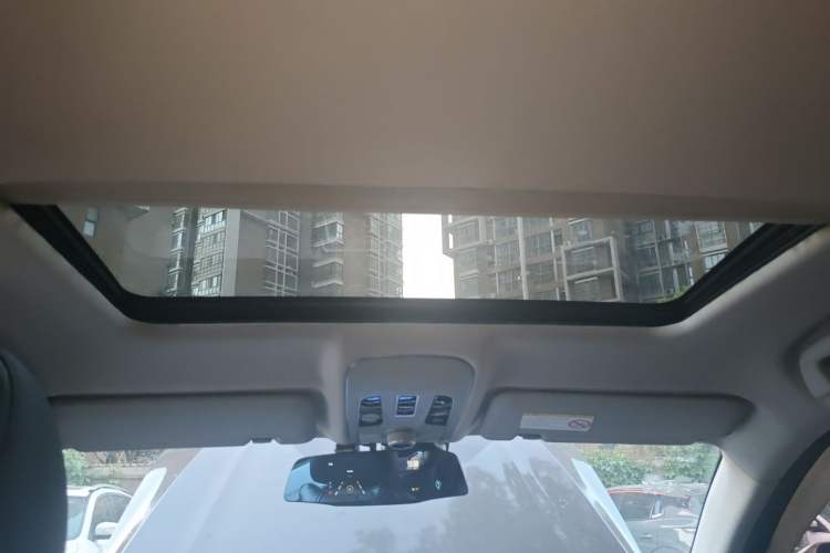 Used Haval H2 2014 1.5T Manual Two-Wheel Drive Elite Edition Headliner