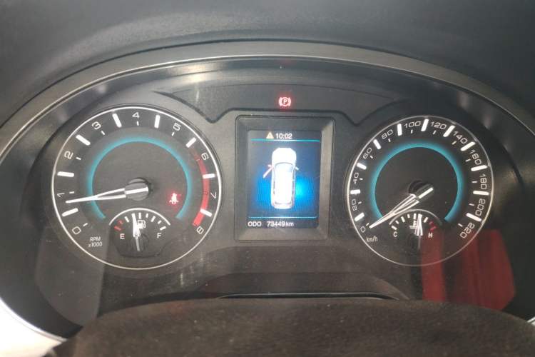 Used Haval H2 2014 1.5T Manual Two-Wheel Drive Elite Edition Instrument Cluster